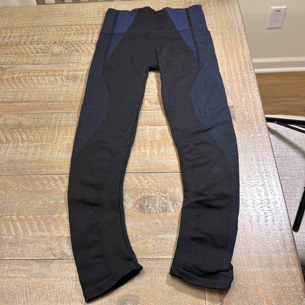 Spanx Leggings - Picture 3 of 8